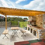 Apartamento Elpis 1 *
