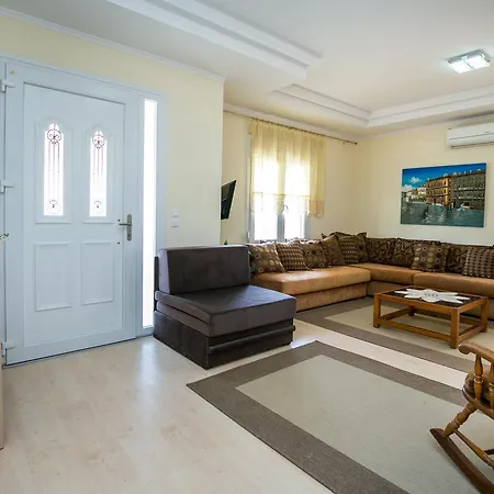 Elpis 1 Apartment